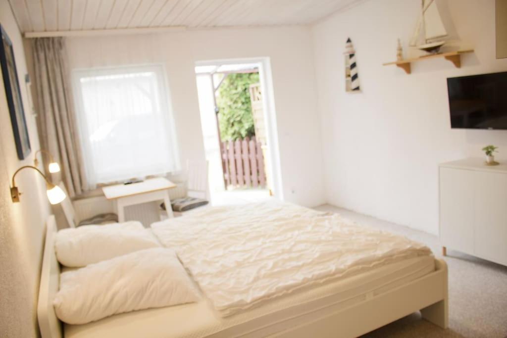 Schoener Gartenbungalow Sellin  Luaran gambar